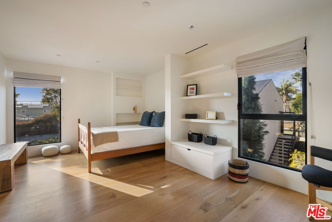 901 Flower Avenue Venice, CA 90291 - Photo 31 of 48