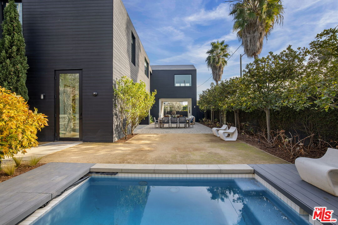 901 Flower Avenue Venice, CA 90291 - Photo 40 of 48