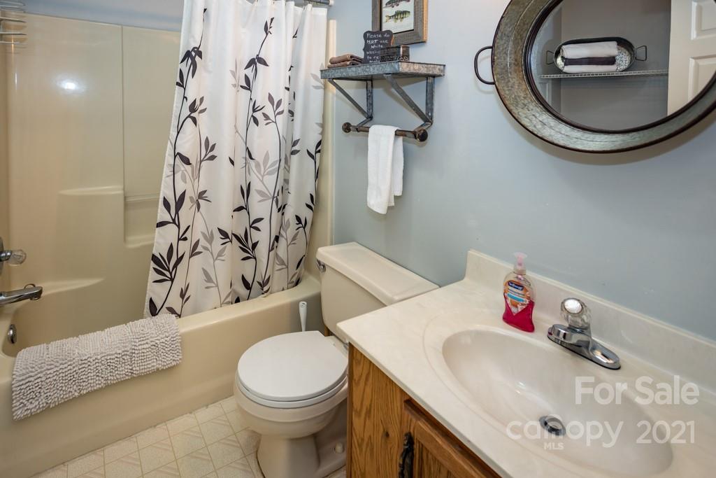103 Edney Inn Road Hendersonville, NC 28792 - Photo 19 of 36 Gallery Image 19