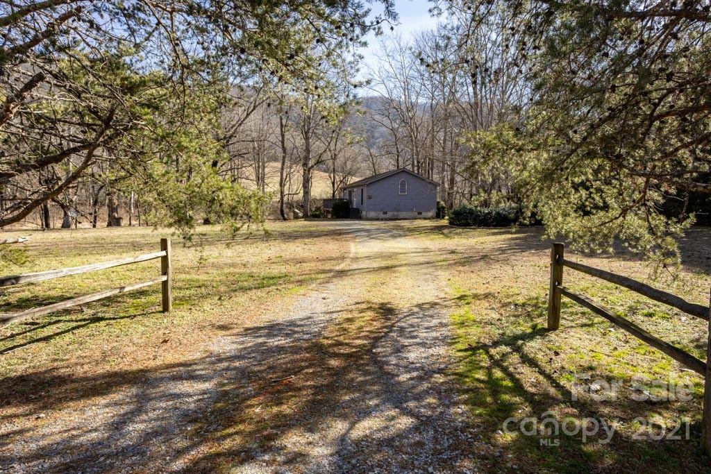 103 Edney Inn Road Hendersonville, NC 28792 - Photo 2 of 36 Gallery Image 2