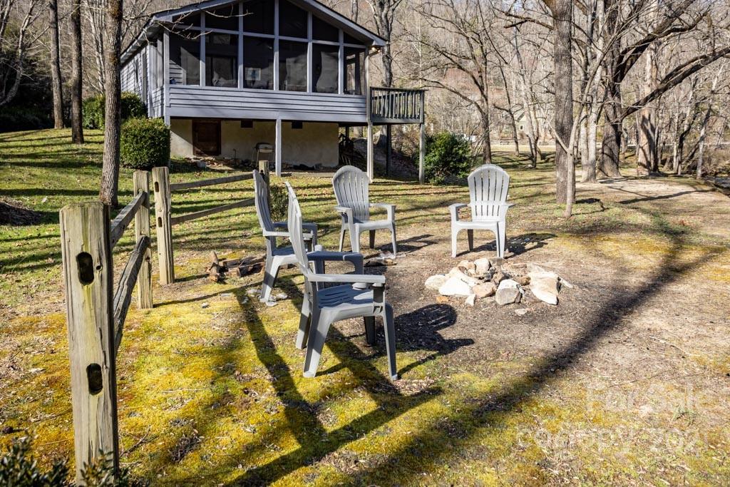 103 Edney Inn Road Hendersonville, NC 28792 - Photo 5 of 36 Gallery Image 5