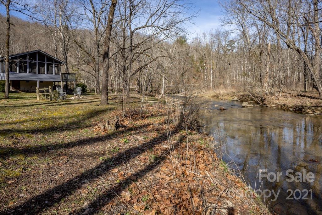 103 Edney Inn Road Hendersonville, NC 28792 - Photo 6 of 36 Gallery Image 6