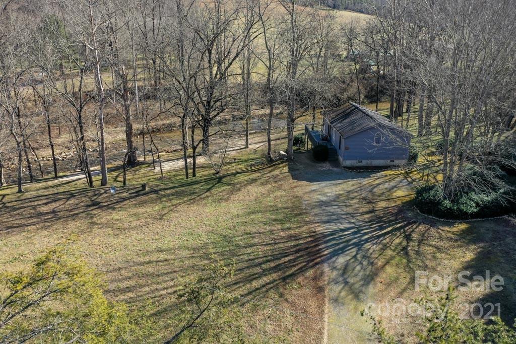 103 Edney Inn Road Hendersonville, NC 28792 - Photo 8 of 36 Gallery Image 8