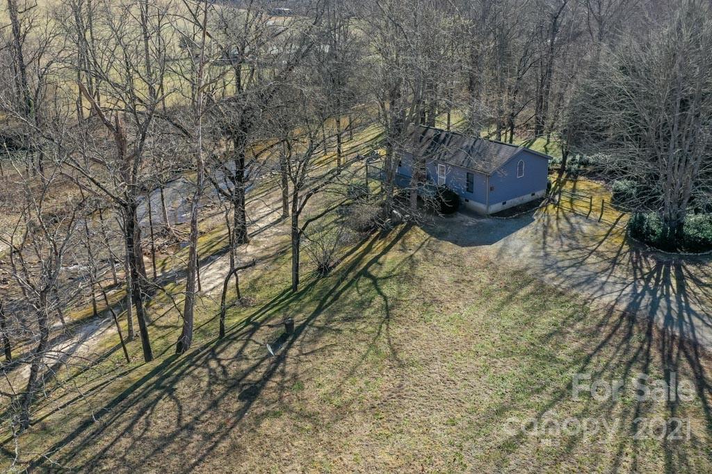 103 Edney Inn Road Hendersonville, NC 28792 - Photo 9 of 36 Gallery Image 9