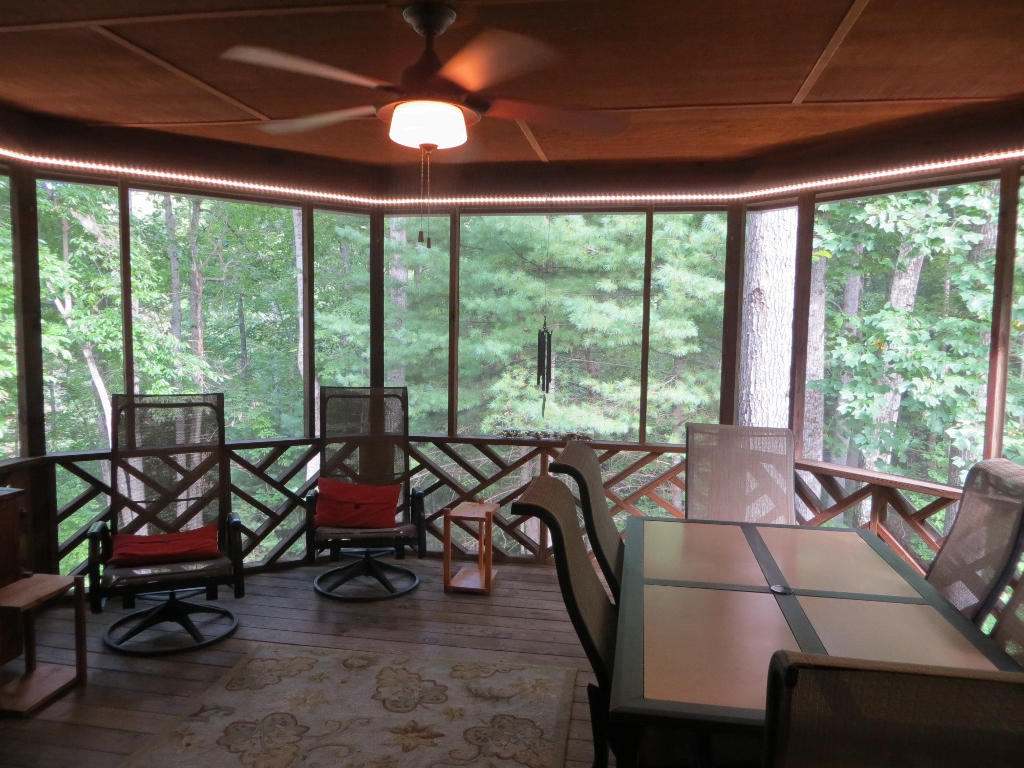 6645 Raintree Road Roanoke, VA 24018 - Photo 13 of 34 LOVELY CURVED SCREENED IN DECK
