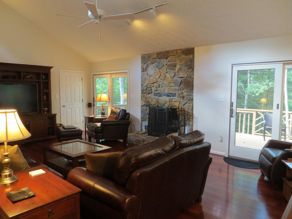 6645 Raintree Road Roanoke, VA 24018 - Photo 17 of 34 GREAT ROOM WITH STONE FIREPLACE