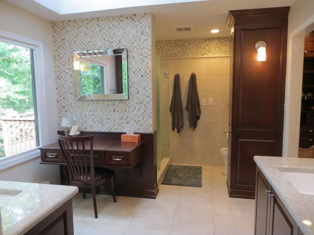 6645 Raintree Road Roanoke, VA 24018 - Photo 22 of 34 TILE! CHERRY WARDROBES,CORIAN