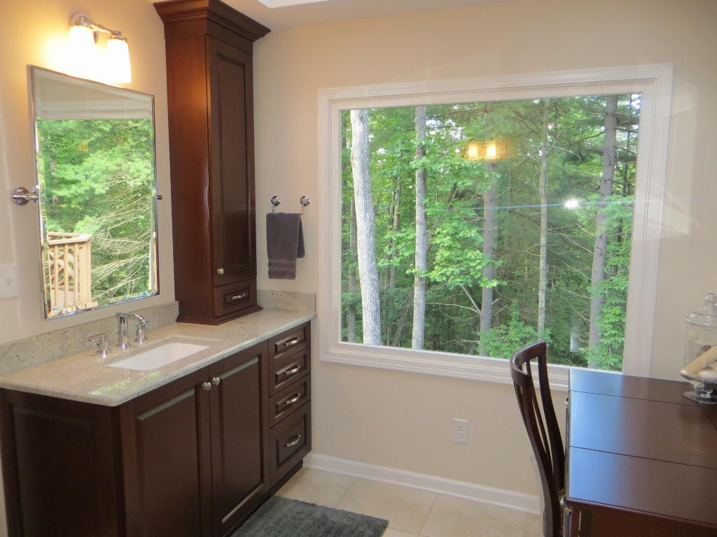 6645 Raintree Road Roanoke, VA 24018 - Photo 23 of 34 SKYLIGHTS/LARGE BRIGHT WINDOWS