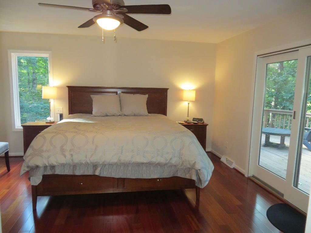 6645 Raintree Road Roanoke, VA 24018 - Photo 25 of 34 MASTER BEDROOM WITH LARGE WINDOWS