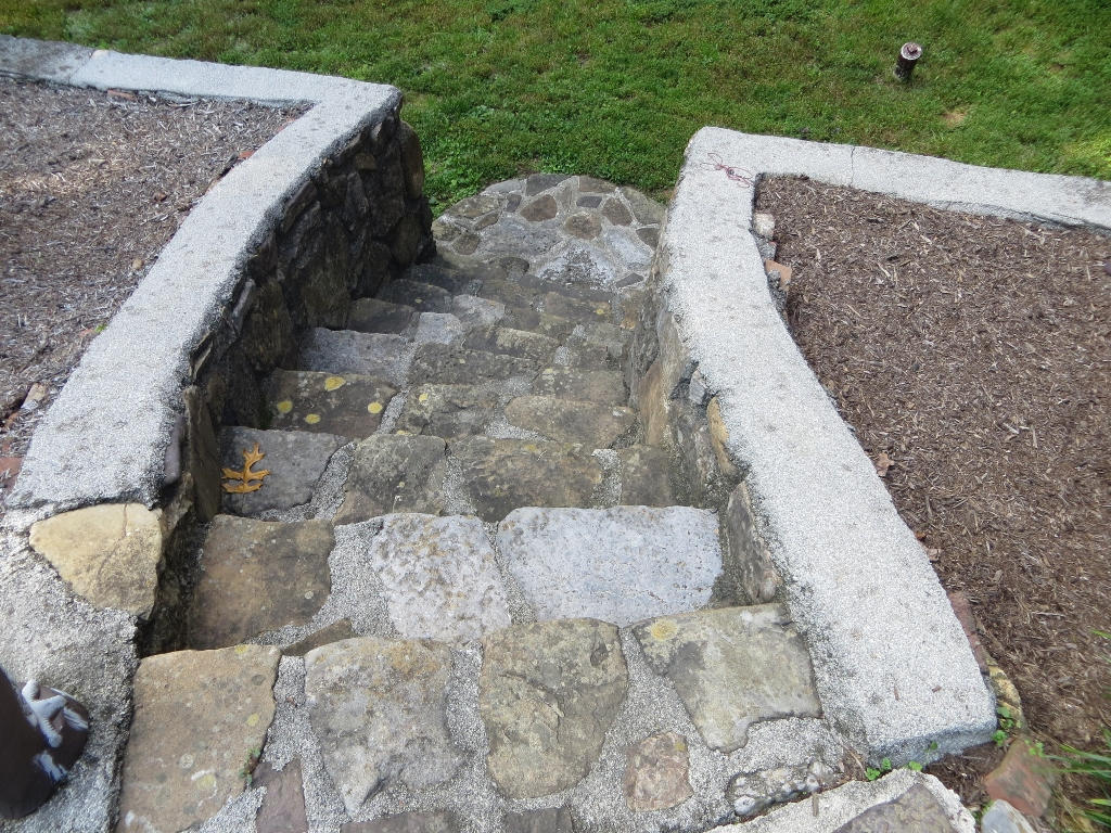 6645 Raintree Road Roanoke, VA 24018 - Photo 31 of 34 STONE STEPS LEADING TO THE BACKYARD