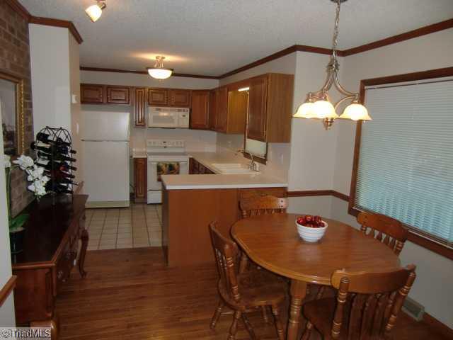 1667 Harper Road Clemmons, NC 27012 - Photo 5 of 11 Breakfast.
