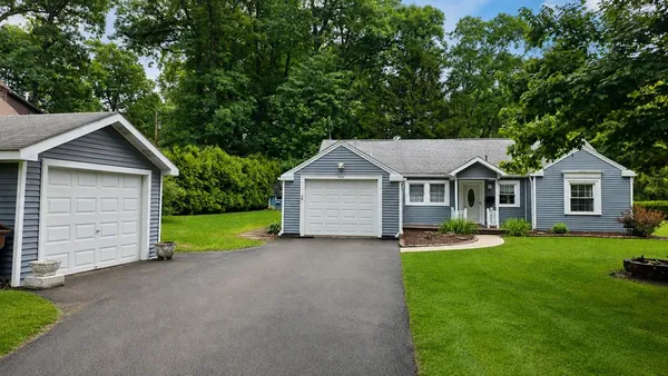 $249,900 | 500 Oak Hill Drive, Grove City, PA 16127