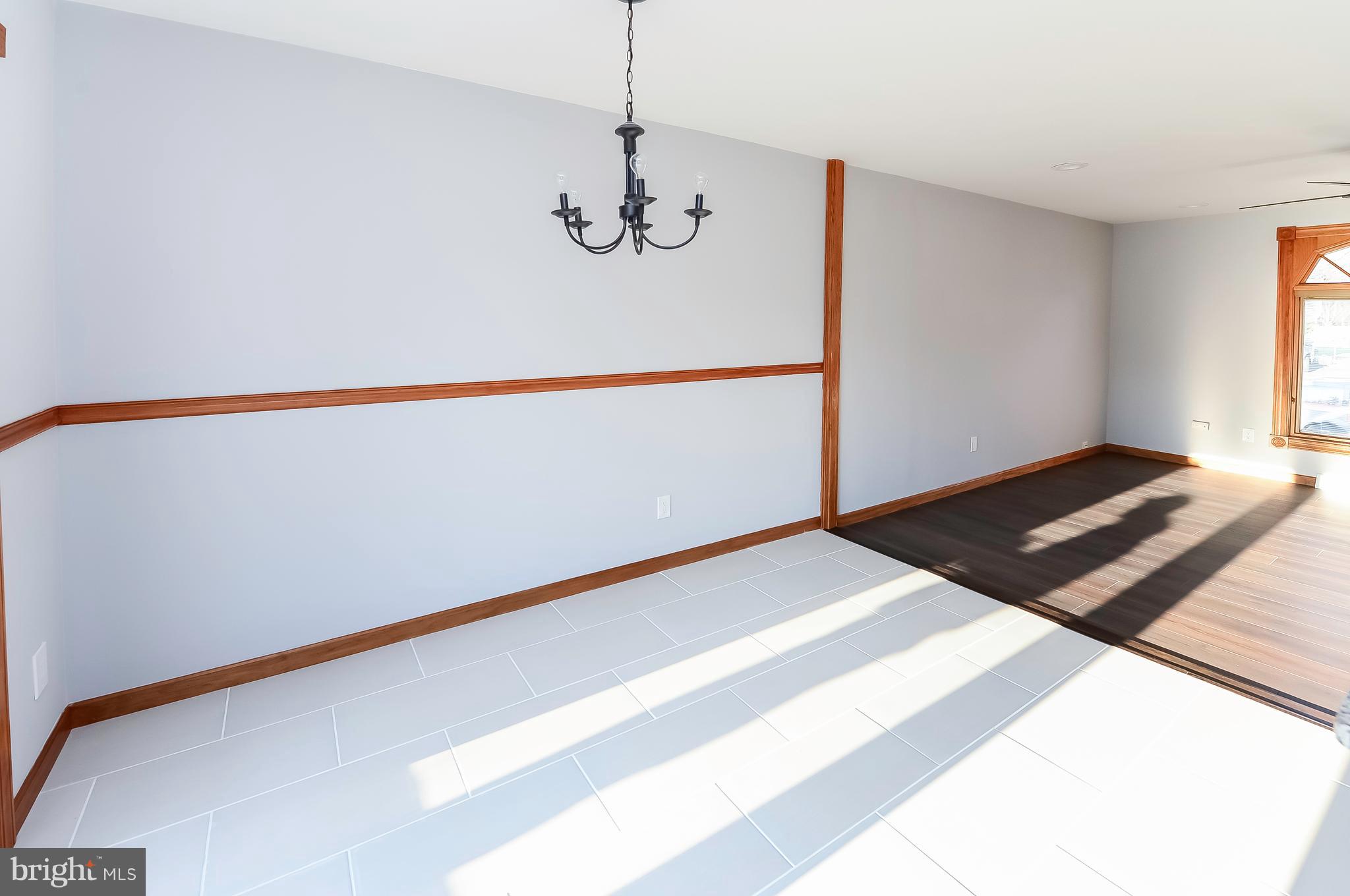 135 Lafayette Road Beverly, NJ 08010 - Photo 14 of 24 Dining Room
