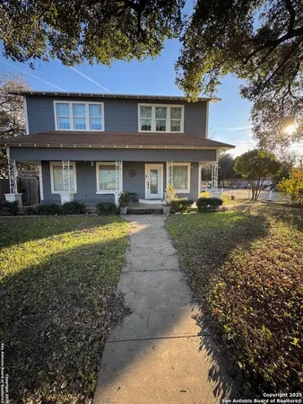 $379,400 | 300 East Church Street, Three Rivers, TX 78071