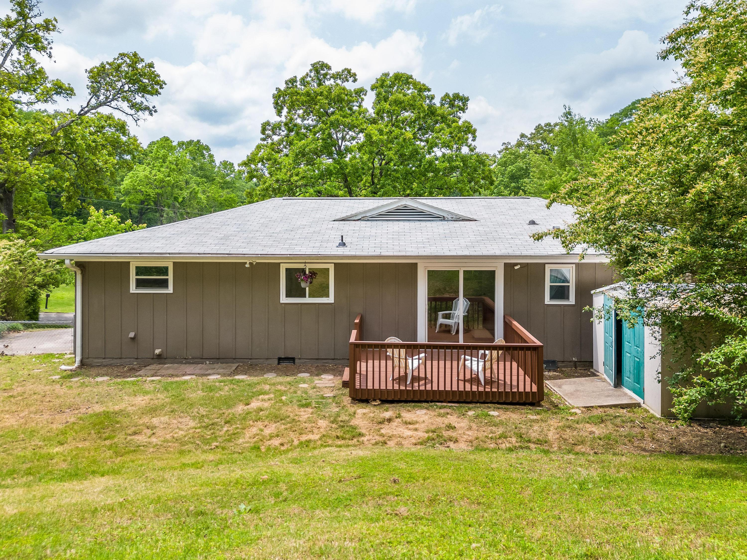 603 Intermont Road Chattanooga, TN 37415 - Photo 11 of 35 2023_05_May_603_Intermont_Rd_0010