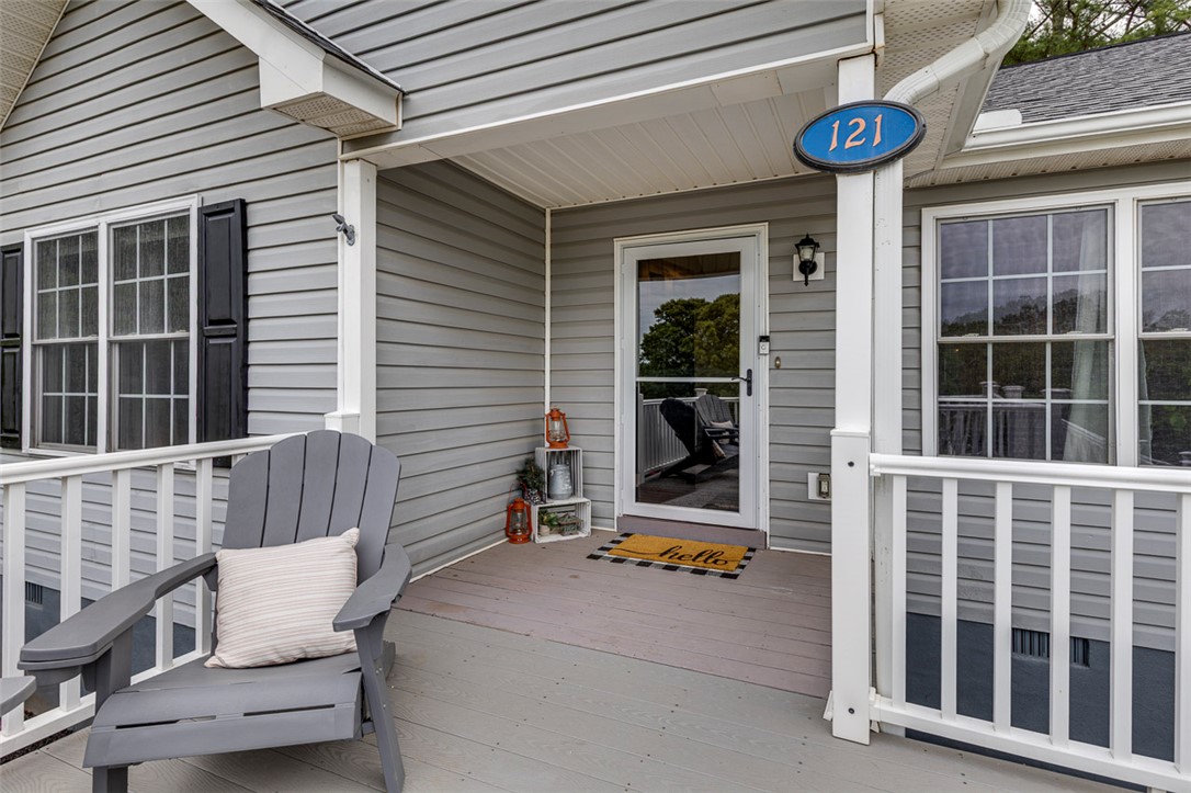 121 Crimson Leaf Lane Liberty, SC 29657 - Photo 3 of 30 This inviting entrance welcomes you with its classic design and appealing outdoor space.