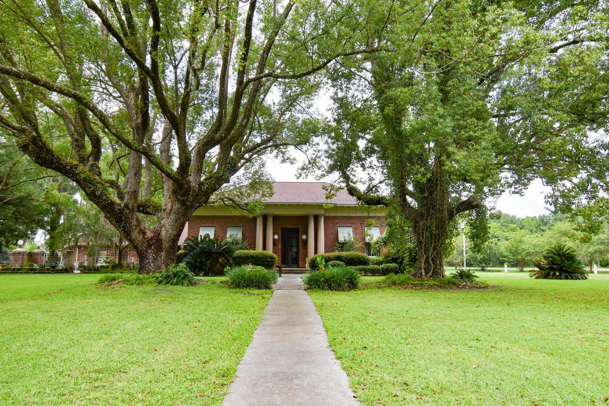 1407 West Main Street Perry, FL 32347 - Photo 1 of 40