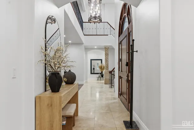 a view of entryway and hall