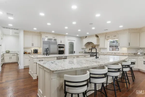 $1,875,000 | Undisclosed Address, Bakersfield, CA 93306