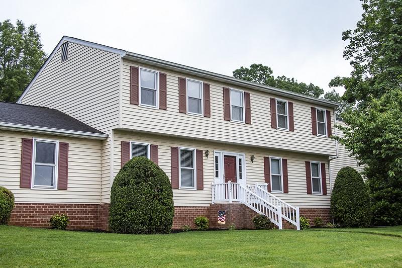 1704 Millbridge Road Salem, VA 24153 - Photo 2 of 47 IMG_8238efb