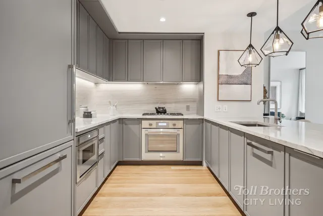 $2,170,000 | 218 West 103rd Street, Unit 7C | Upper West Side