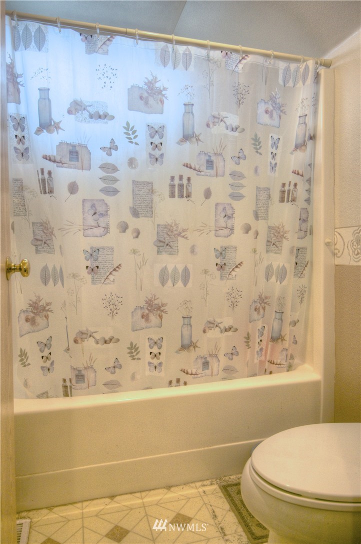 18008 Iris Place Southwest Rochester, WA 98579 - Photo 14 of 24