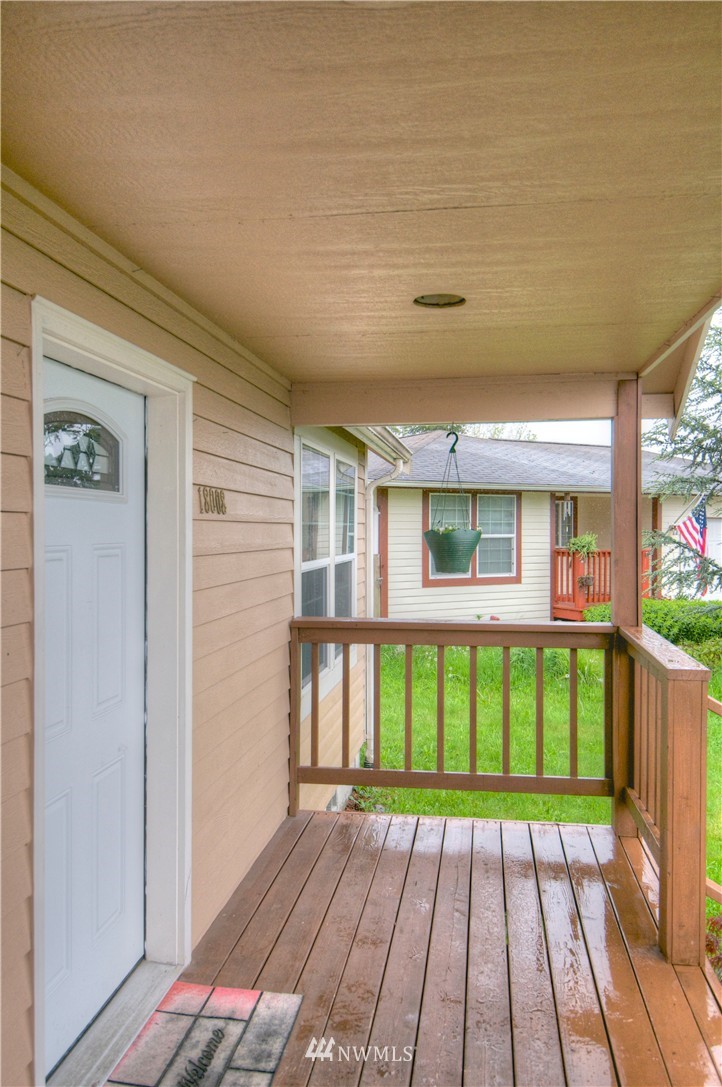 18008 Iris Place Southwest Rochester, WA 98579 - Photo 3 of 24