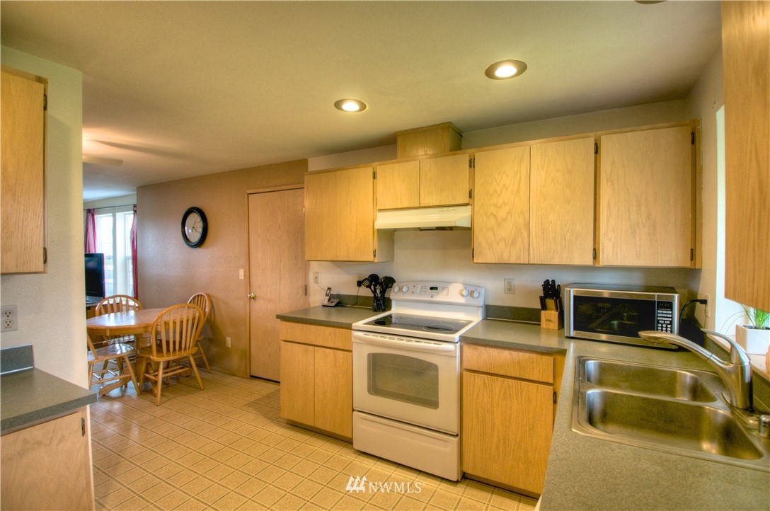 18008 Iris Place Southwest Rochester, WA 98579 - Photo 9 of 24