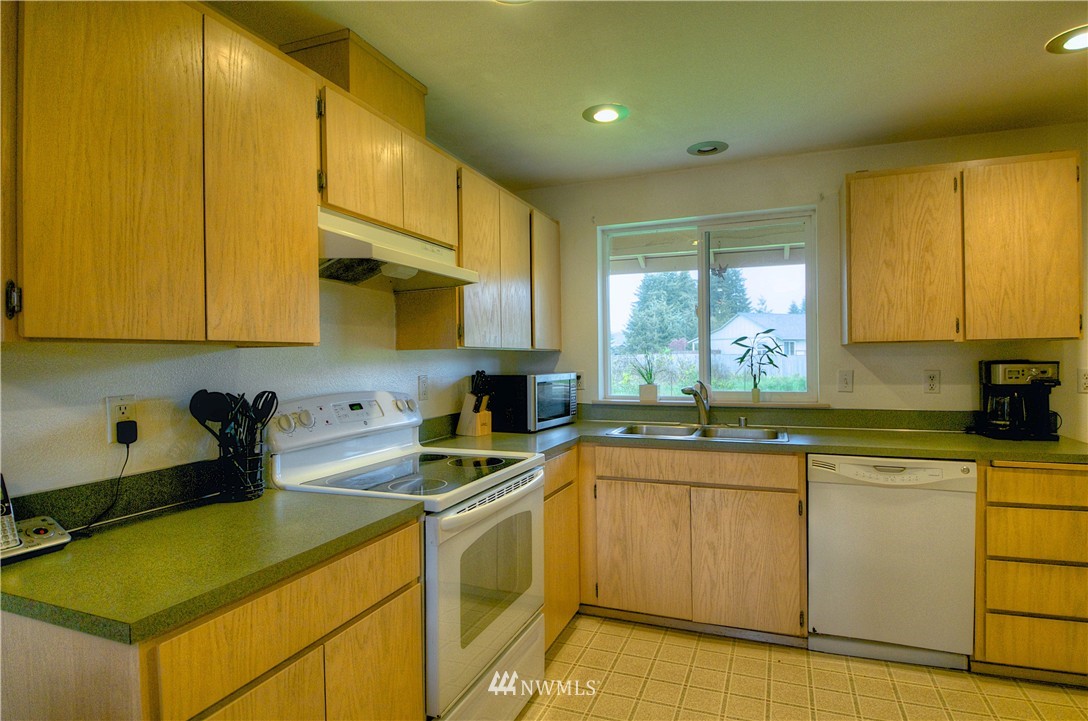 18008 Iris Place Southwest Rochester, WA 98579 - Photo 10 of 24