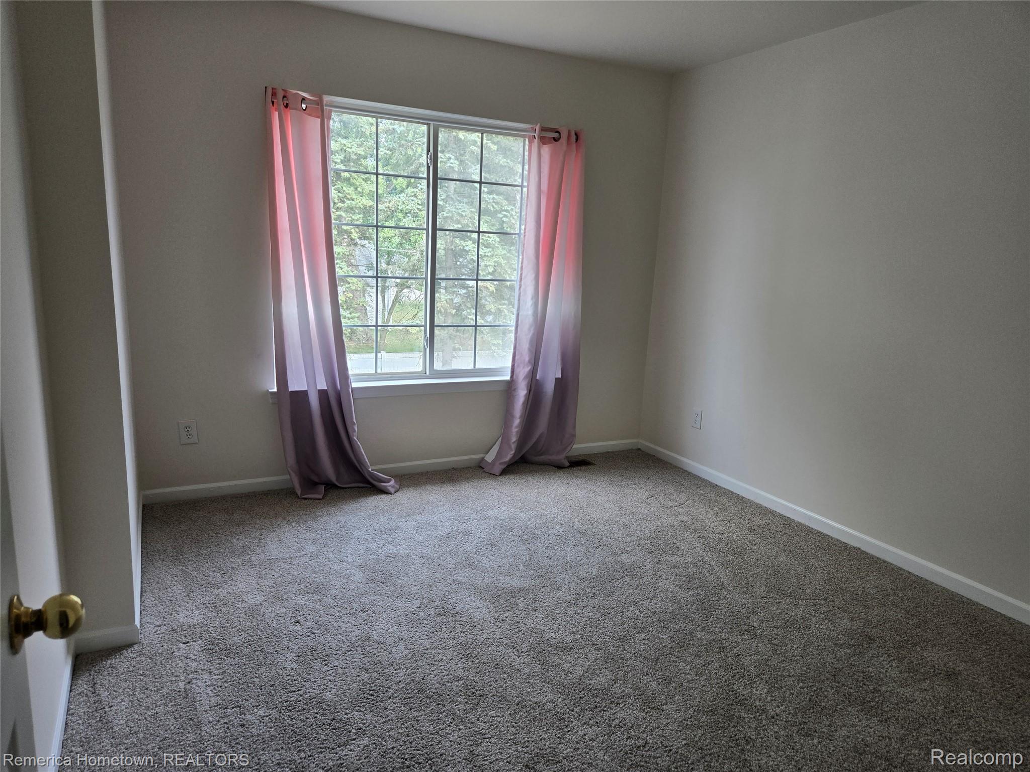 23690 Springbrook Drive Farmington, MI 48336 - Photo 22 of 43 20260810_164718.jpg