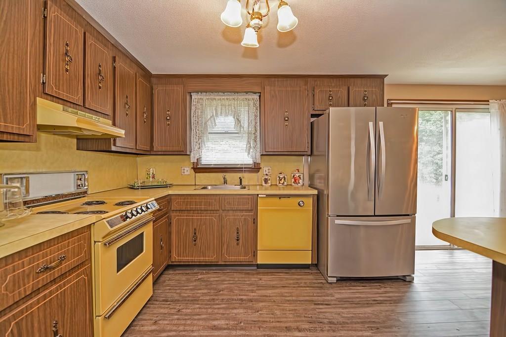 73 Eleanor Road Raynham, MA 02767 - Photo 16 of 42 Gallery Image 16