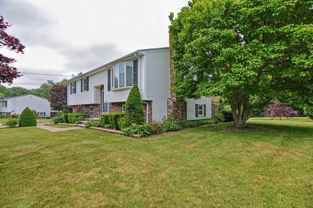 73 Eleanor Road Raynham, MA 02767 - Photo 5 of 42 Gallery Image 5