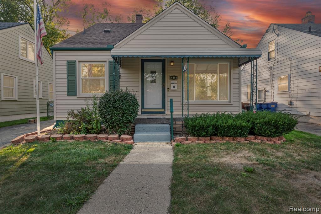 4484 Howe Road Wayne, MI 48184 - Photo 1 of 32