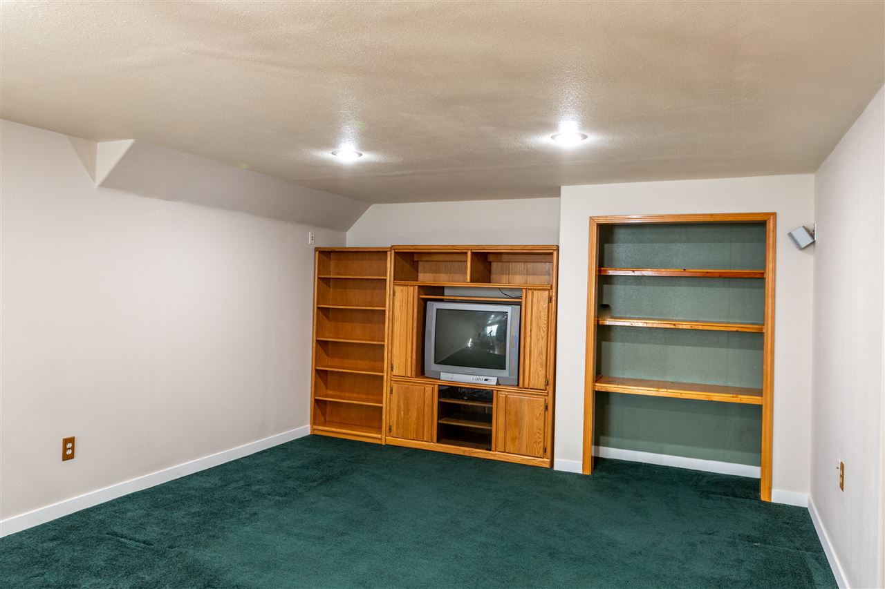 15529 North Lloyd Road Mead, WA 99021 - Photo 17 of 20