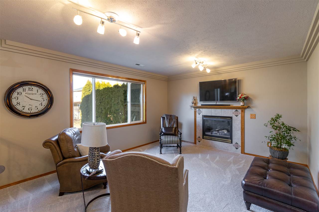15529 North Lloyd Road Mead, WA 99021 - Photo 7 of 20