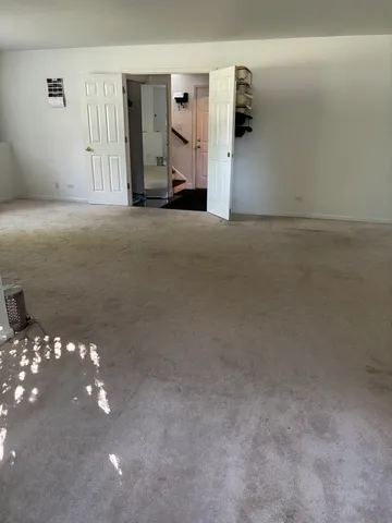 a view of a big room with closet