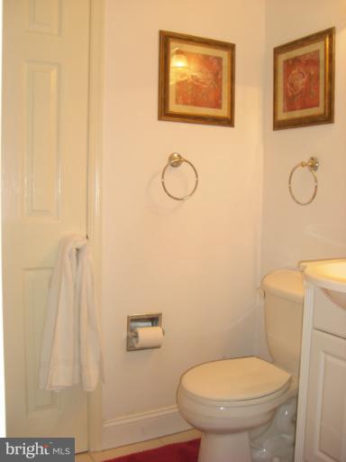 10222 Royal Road Silver Spring, MD 20903 - Photo 5 of 9 Bath