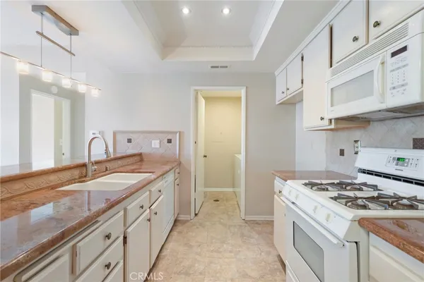 $699,000 | 2571 Plaza Del Amo, Unit 209, Torrance, CA 90503