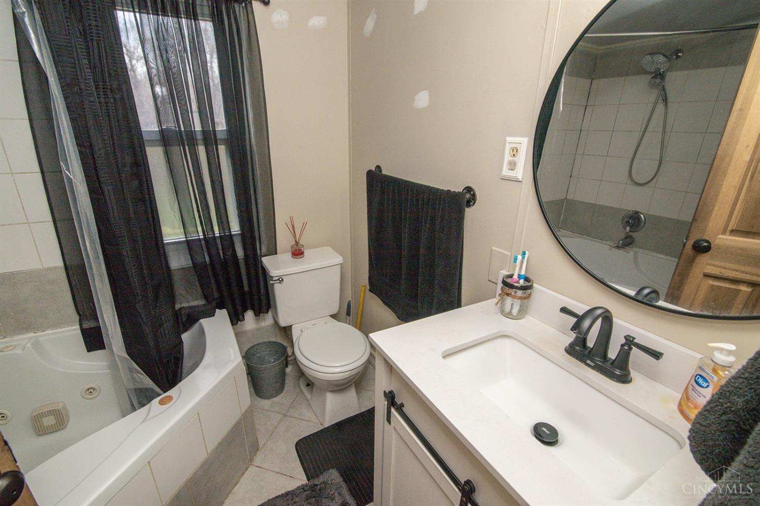 201 Chapel Road Amelia, OH 45102 - Photo 12 of 34 Gallery Image 12