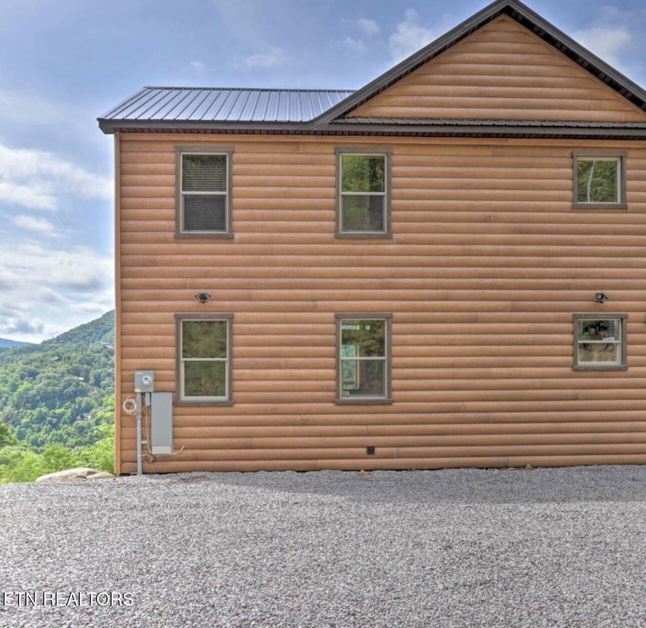 4228 Wears Valley Road, Unit 181 Sevierville, TN 37862 - Photo 2 of 30 IMG_3870