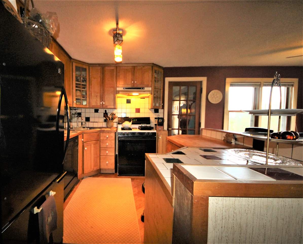 14826 Center Road Traverse City, MI 49686 - Photo 6 of 31 1880600-5.JPG