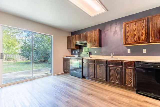 $2,799 | 1422 Meadow Parkway, San Marcos, TX 78666