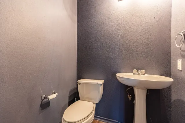 $2,799 | 1422 Meadow Parkway, San Marcos, TX 78666