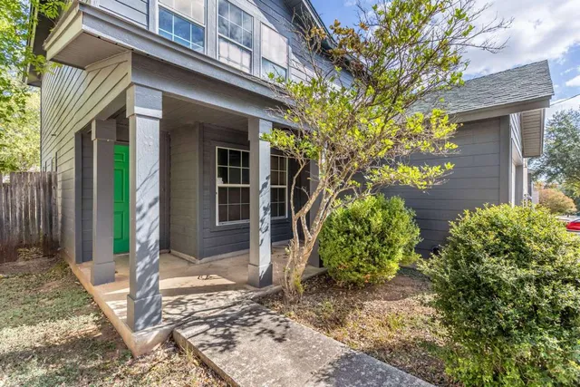 $2,799 | 1422 Meadow Parkway, San Marcos, TX 78666