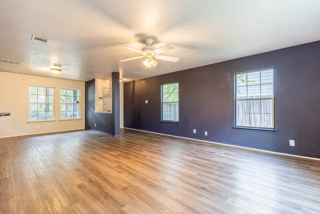 $2,799 | 1422 Meadow Parkway, San Marcos, TX 78666