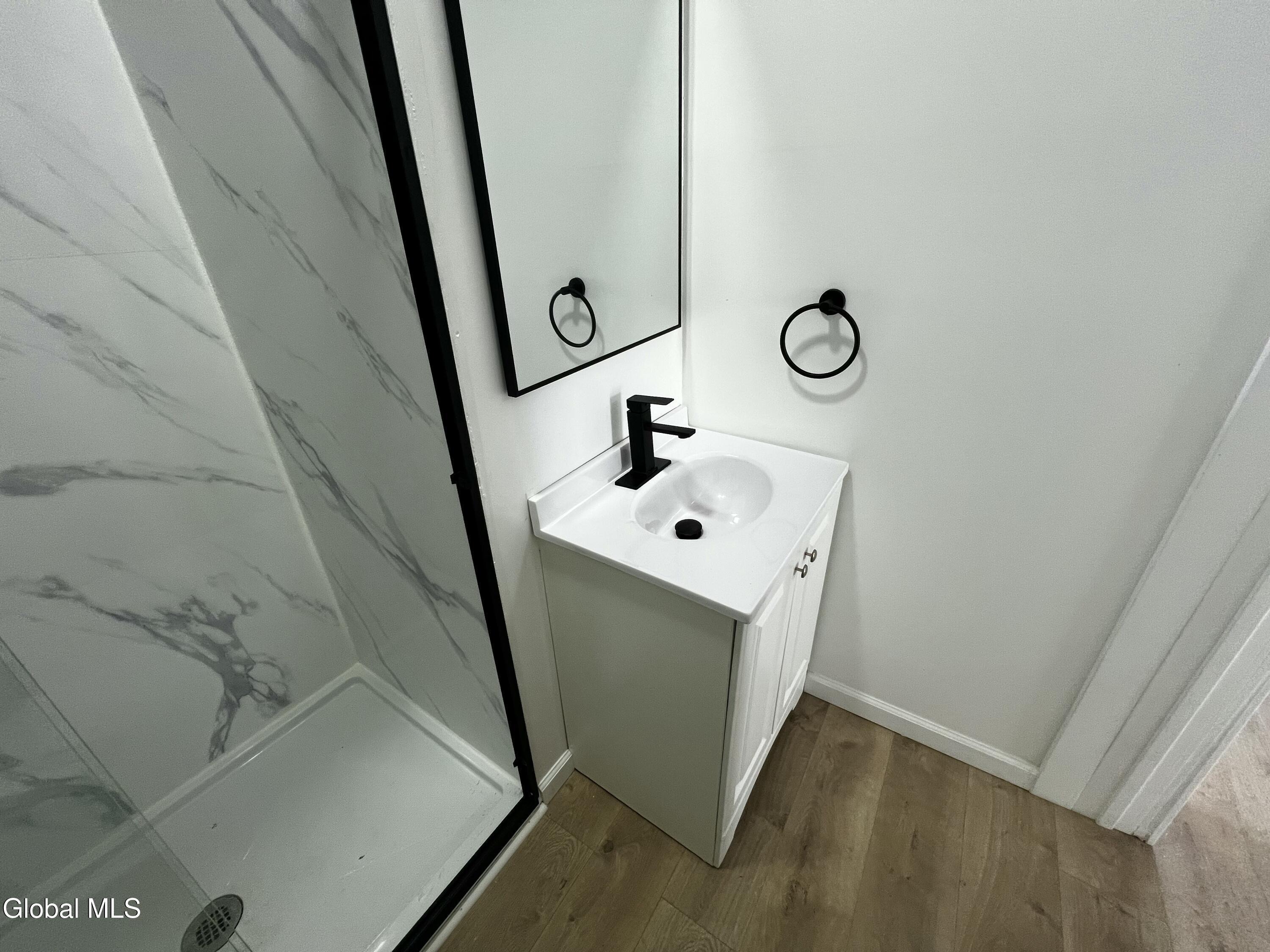 21 Grove Place, Unit 2 Schenectady, NY 12307 - Photo 17 of 27 IMG_0951