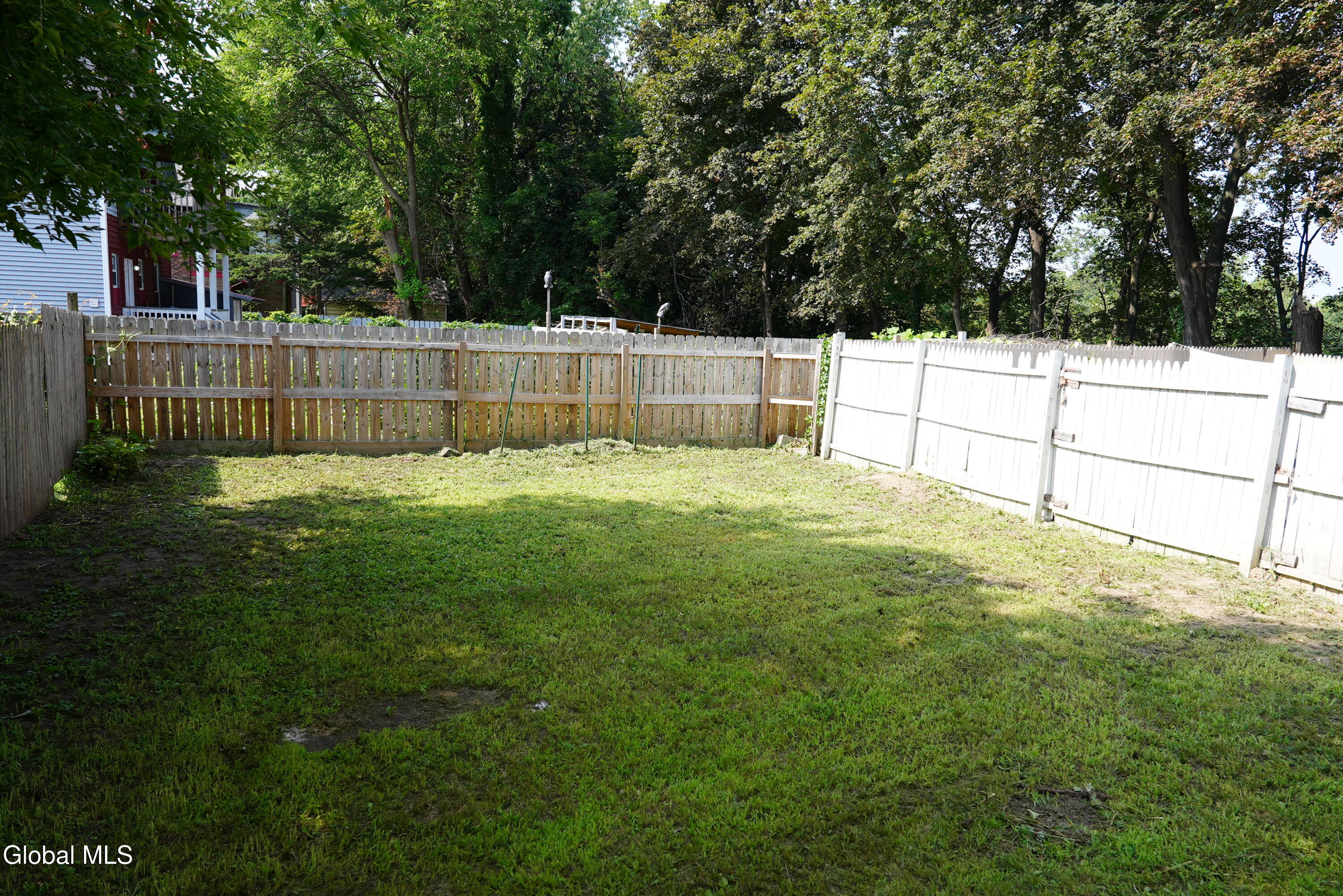 21 Grove Place, Unit 2 Schenectady, NY 12307 - Photo 2 of 27 DSC07554