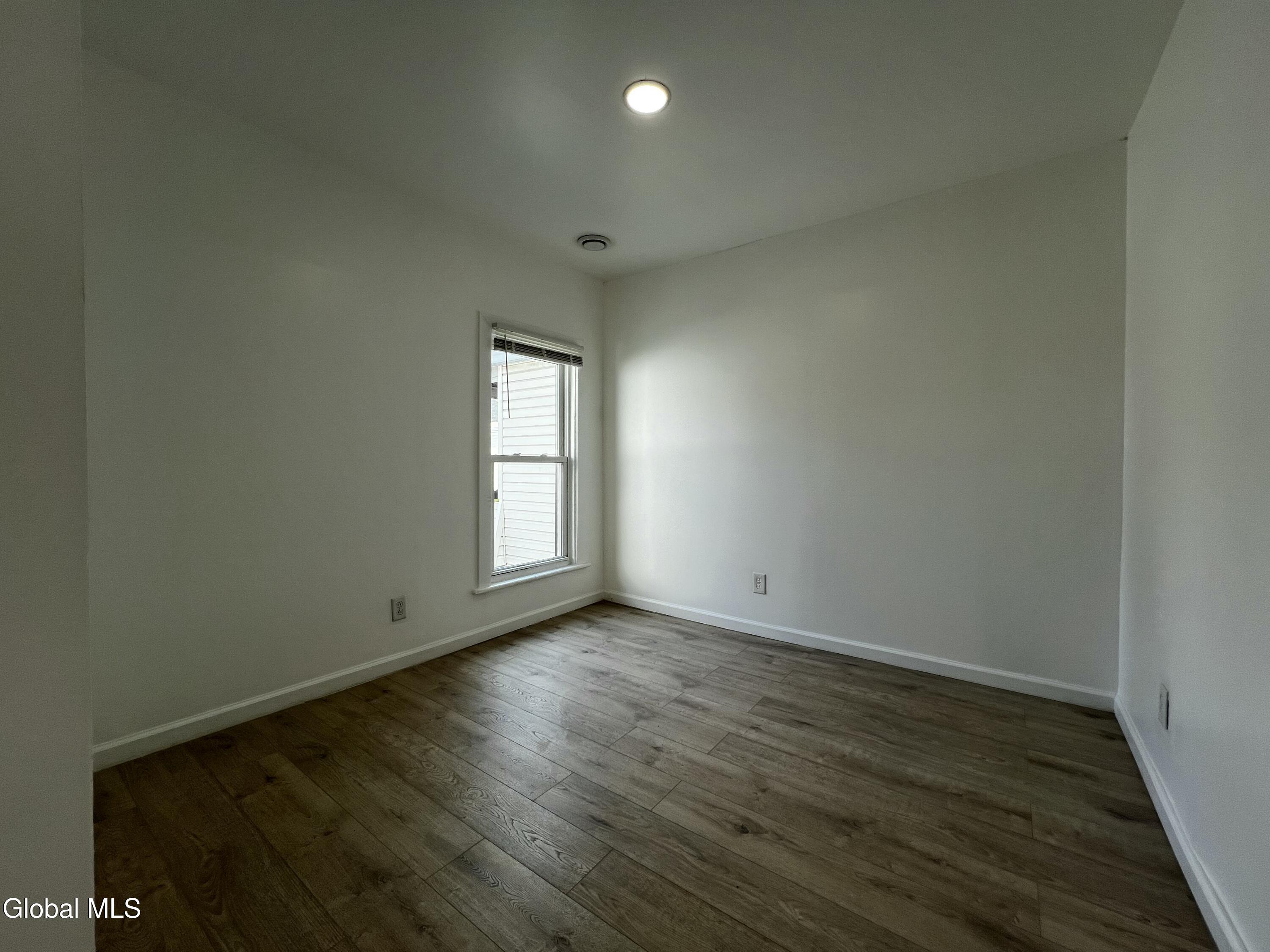 21 Grove Place, Unit 2 Schenectady, NY 12307 - Photo 22 of 27 IMG_0957