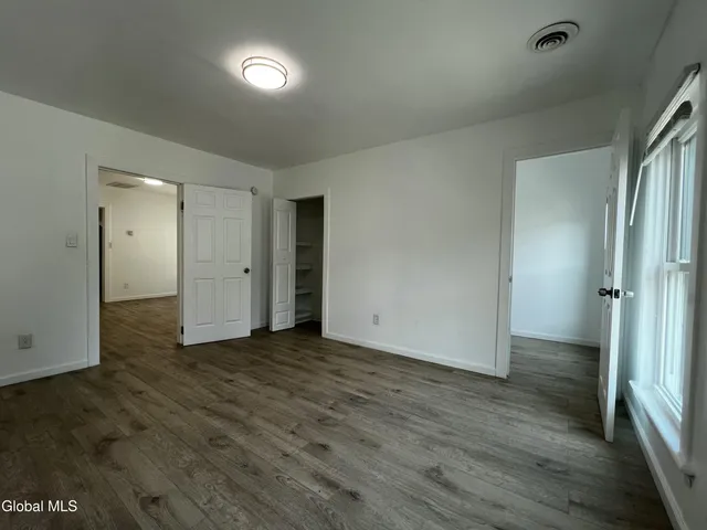 $1,800 | 21 Grove Place, Unit 2, Schenectady, NY 12307