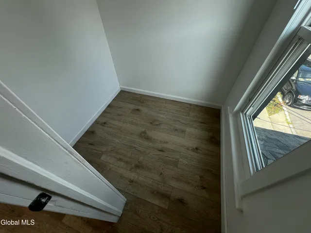 $1,800 | 21 Grove Place, Unit 2, Schenectady, NY 12307